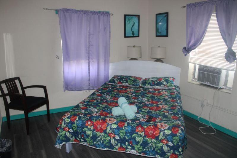 Hoosville Hostel Florida City Bagian luar foto